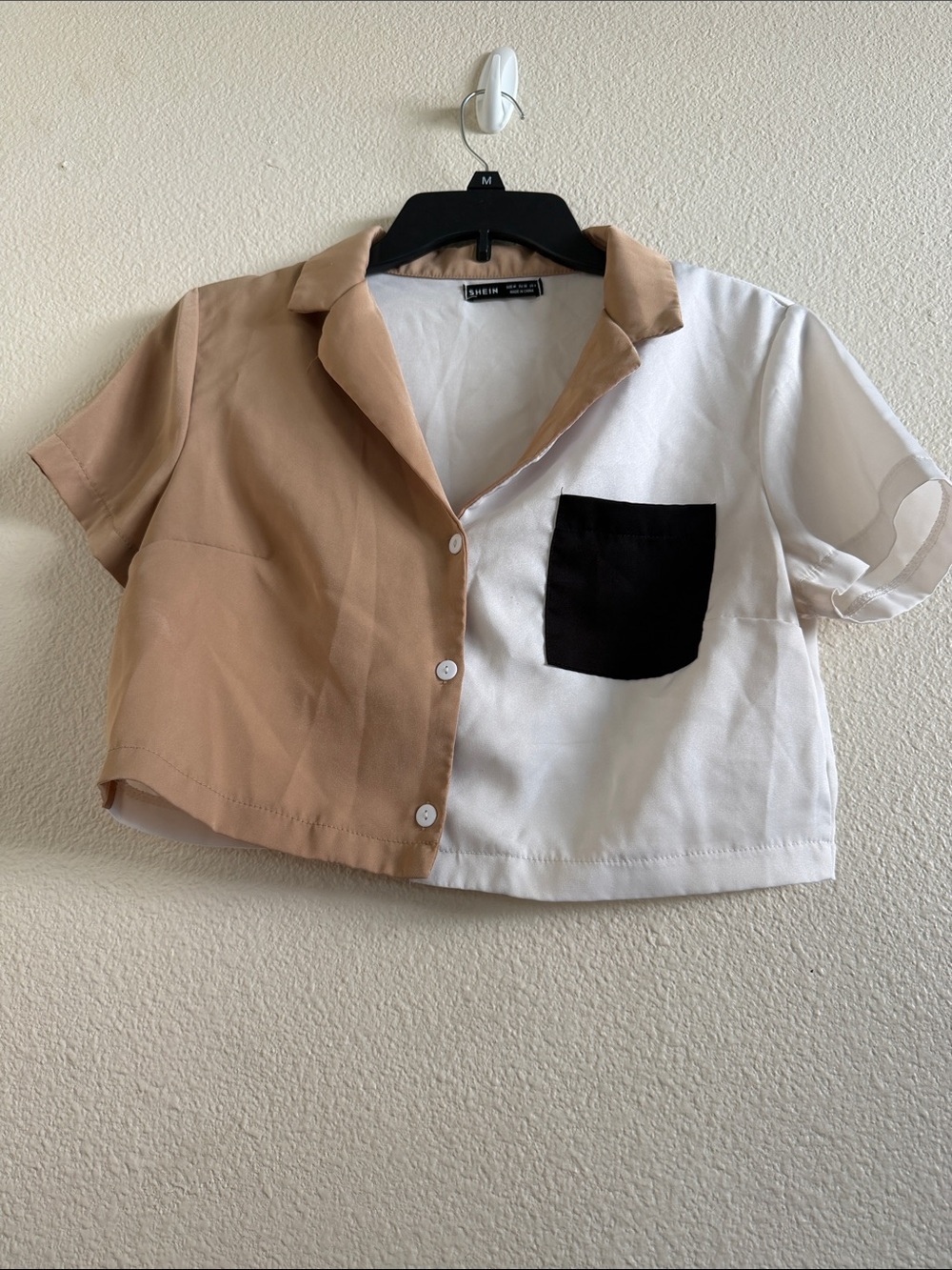 Two-Tone Cropped Button Shirt with Contrast Pocket - Beige & White